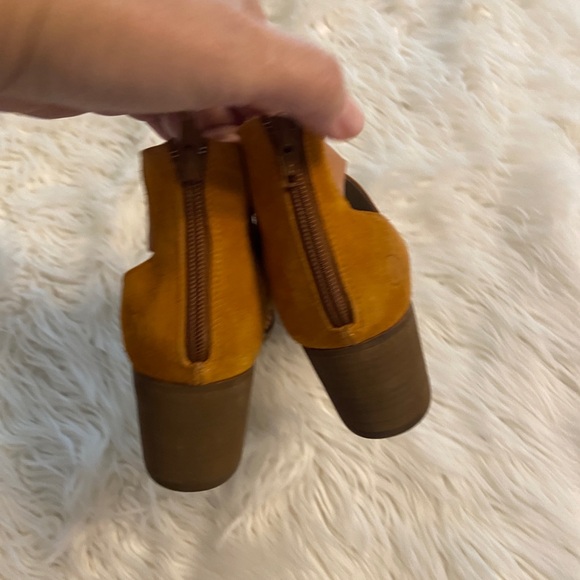 CASTA Stylish Mustard Ankle Boots for Women size 38 (7.5) BNWOT - Picture 12 of 13